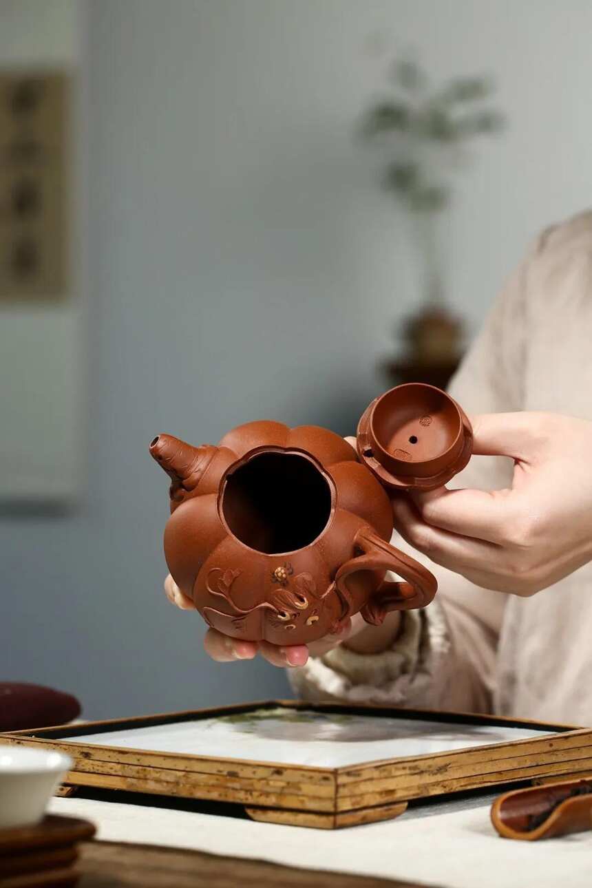 「南瓜壶」陆仕兴（国工艺美术师）宜兴原矿紫砂茶壶