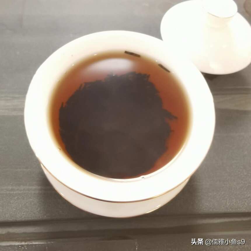 茶汤表面有时候会出现一层“油膜”，是什么？能不能喝？建议收藏