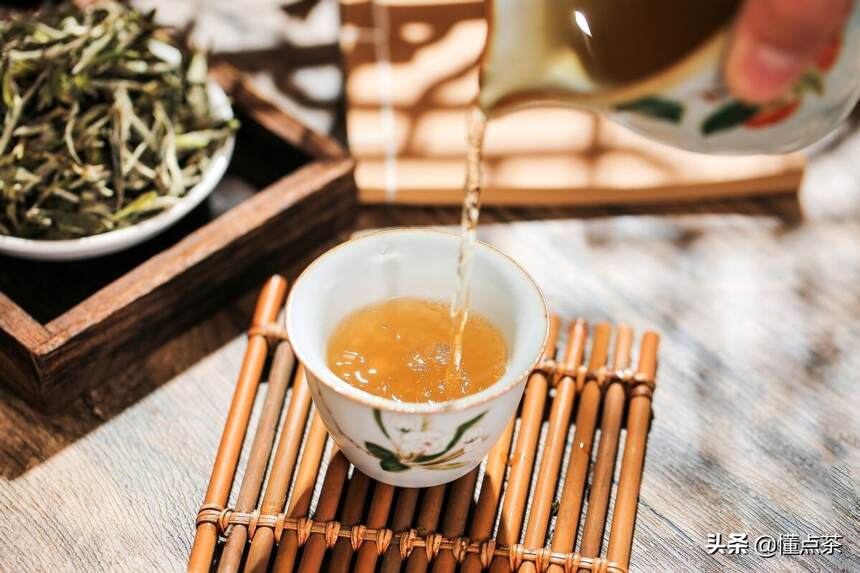 饮茶文化丨切勿盲目喝茶，关于白茶的饮茶技巧都在这啦