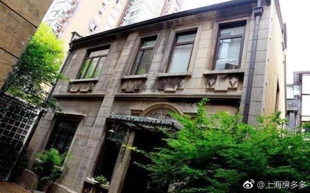 郭敬明豪宅价值7个亿，一个人上海七八套房子，陈学冬很幸福