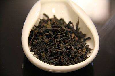武夷岩茶水仙是红茶还是绿茶？两者都不是