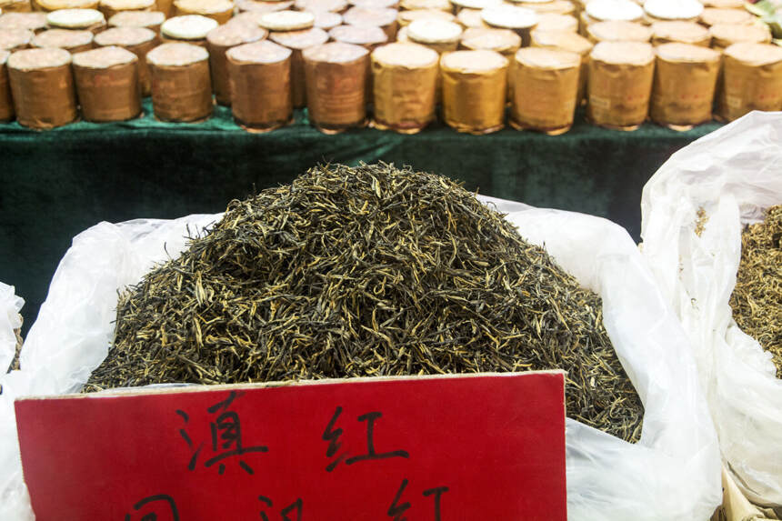 红茶的种类和冲泡香味，简述红茶的8大香型