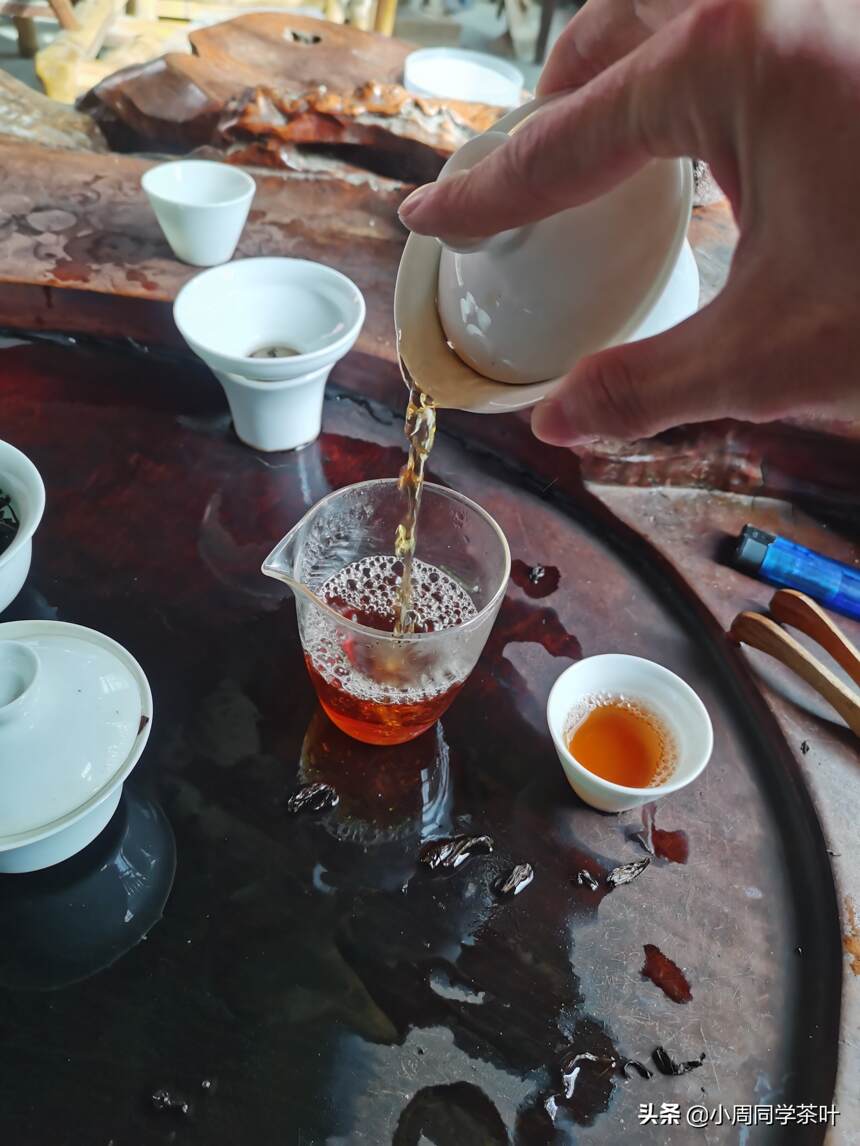 从茶叶化学的角度看多酚类物质和多酚类氧化产物对岩茶品质的影响