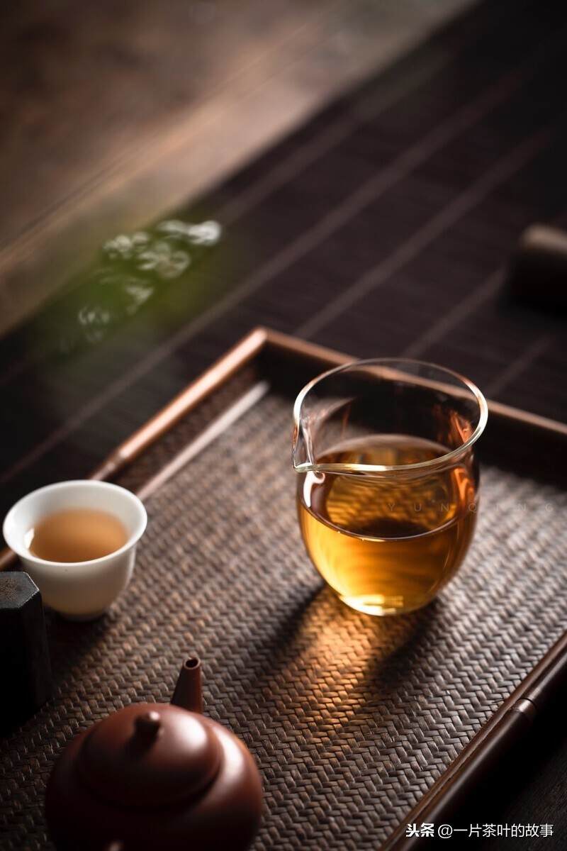 中国人好以茶待客，看似简单的一杯茶其中暗含很多学问