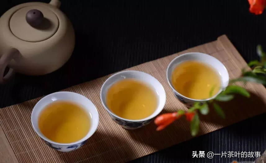 秋色中一杯清茶，沉积着生命的味道
