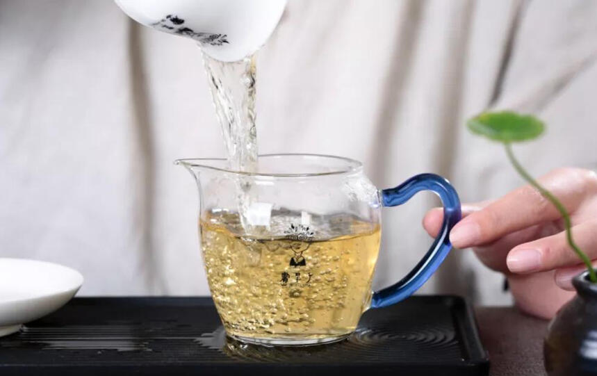 你买的普洱生茶，什么时候喝最好？