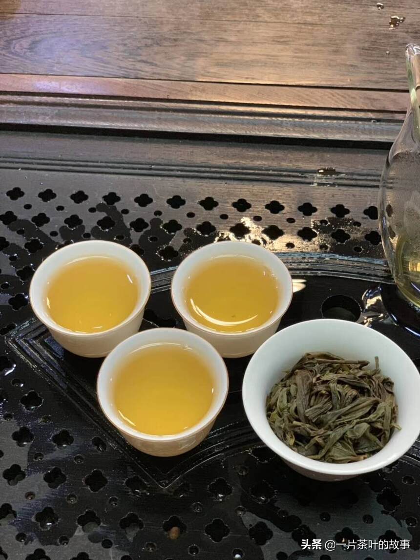 《茶沫与茶的故事》泡茶时的茶沫，喝还是不喝？