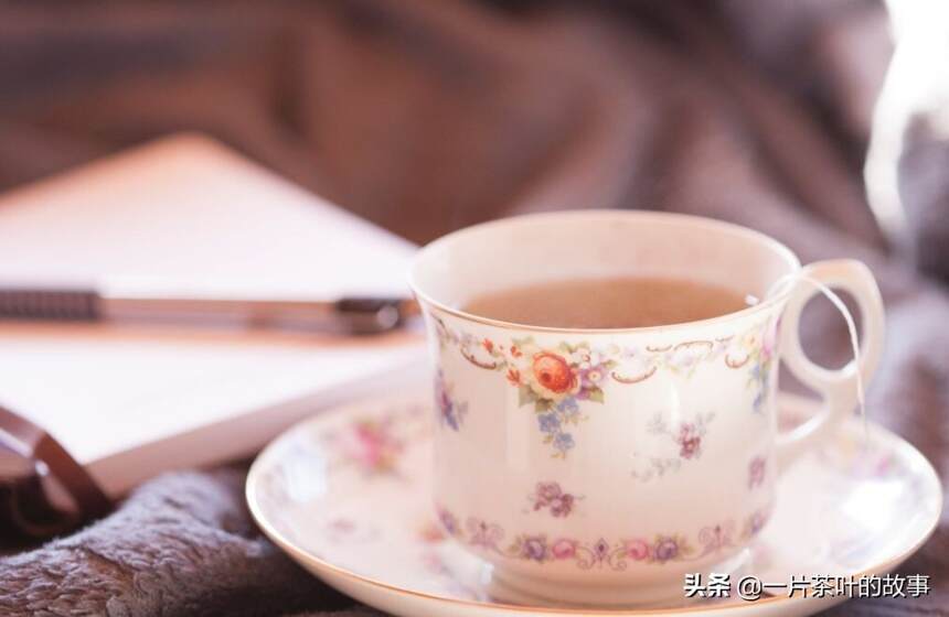教你8条避免尴尬的喝茶的小动作