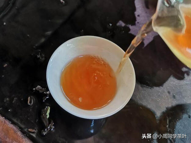 新茶出来的季节，来讲讲，武夷岩茶是新茶好喝，还是隔年茶好喝？
