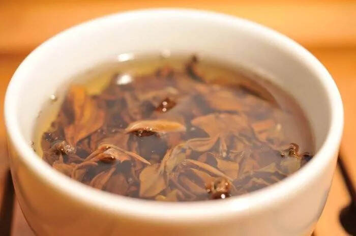 青茶是青色的吗，为何又称乌龙茶？聊聊乌龙茶加工