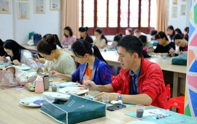 首届“器与茶”高级研修班在江西景德镇举行