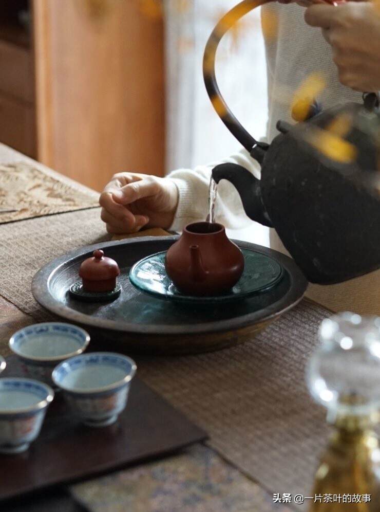 茶知识｜用盖碗泡乌龙茶真的就比紫砂壶好吗？