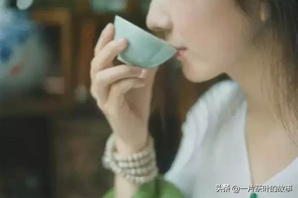 女子要学会喝茶，让茶的芳香沁入心灵