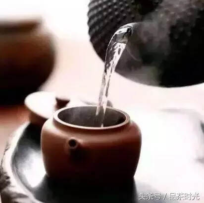 品茶时光｜这些茶用什么水来泡？教你这些技能可以泡杯“好茶”！