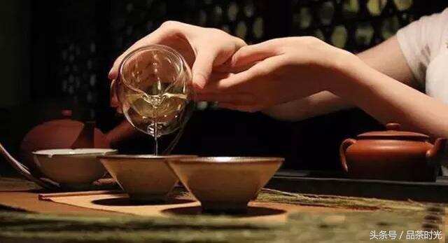 品茶时光｜到底为什么要洗茶 是因为茶叶不干净吗
