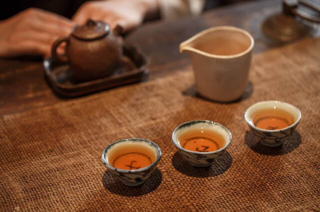 茶圈鄙视链，喝普洱茶看不上喝乌龙茶的？