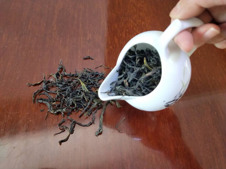 一喝就会爱上的凤凰单丛茶，到底是属于什么茶系呢？