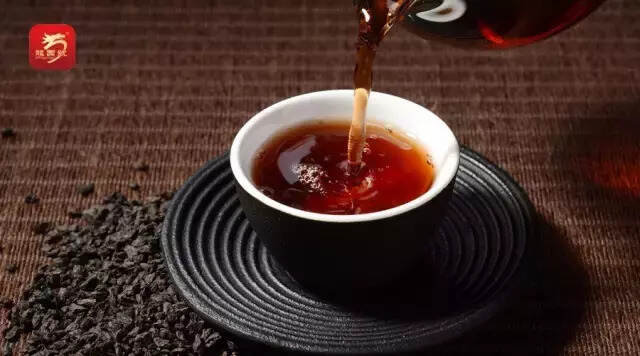 饮茶一分钟，解渴；饮茶一辈子，长寿