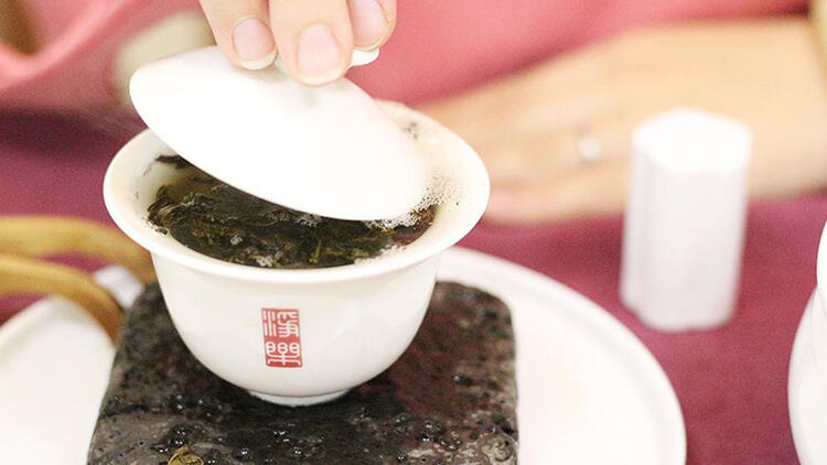 如何冲泡乌龙茶，这样泡茶汤不苦不涩，以凤凰单丛茶冲泡方法为例