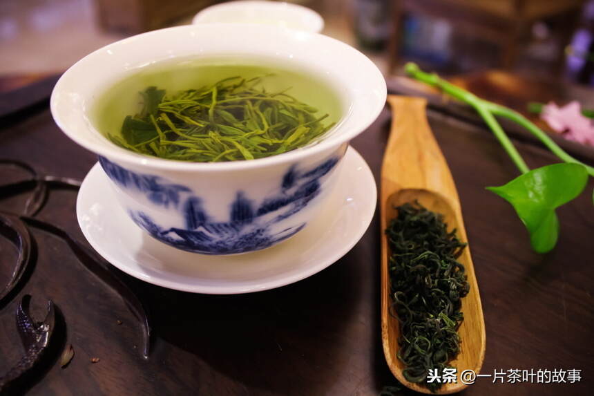 冲泡绿茶，最适宜的水温是多少