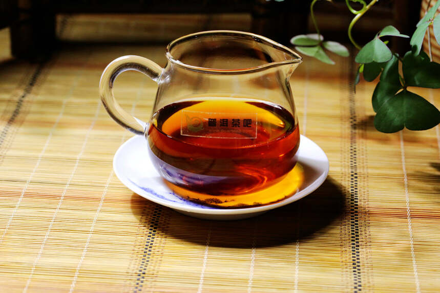 普洱茶奇葩现象之生茶比熟茶贵