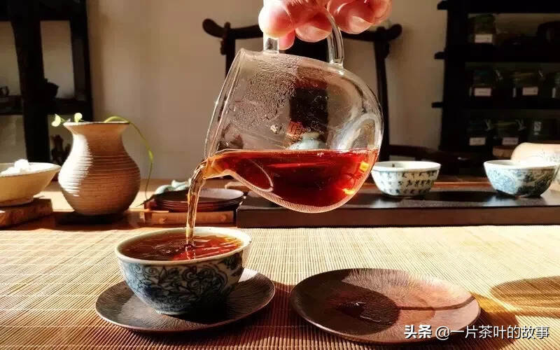 一入茶门深似海，茶友们为什么热衷于收藏普洱茶？