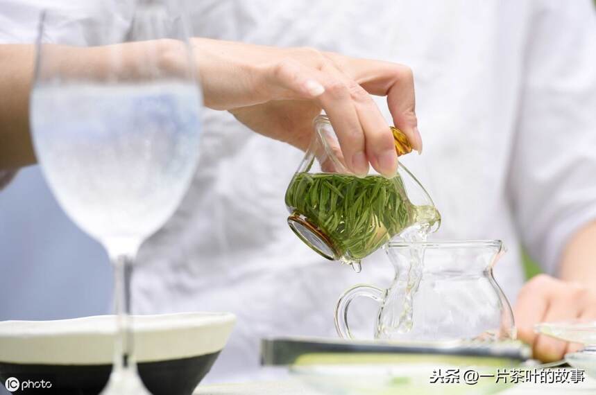 茶叶放家中一段时间后喝起来不一样，到底是什么影响茶叶的质量？