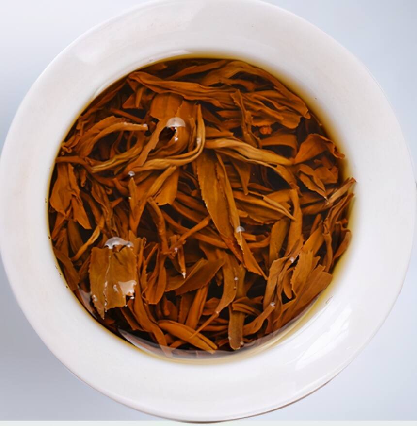 数万颗鲜芽才成就500g金骏眉，如此珍贵的茶叶该如何挑选？