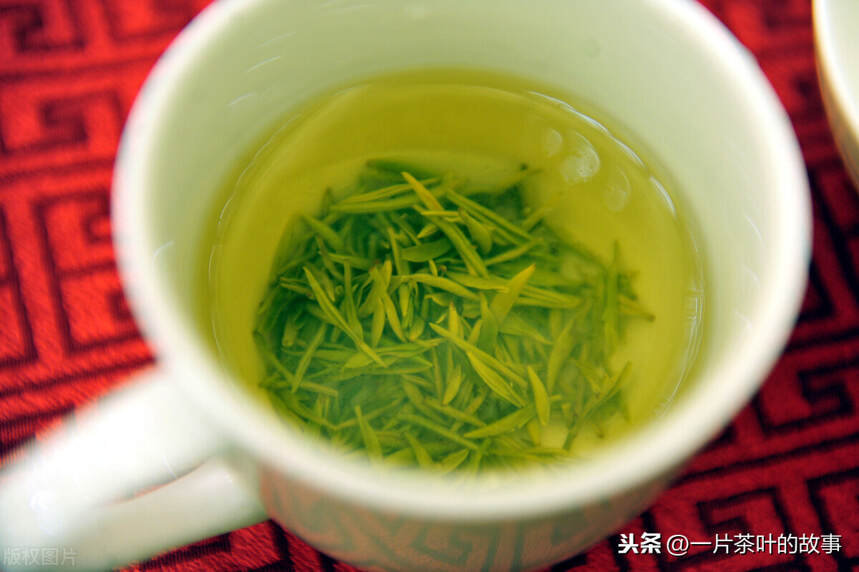 绿茶与红茶茶汤滋味如何形成