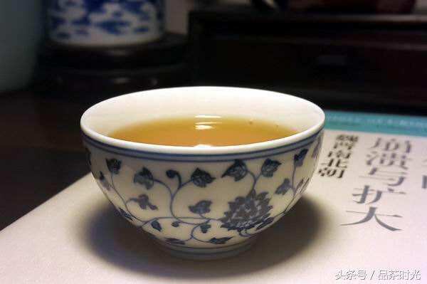 品茶时光｜闽北乌龙茶中的铁罗汉与白鸡冠茶的特点