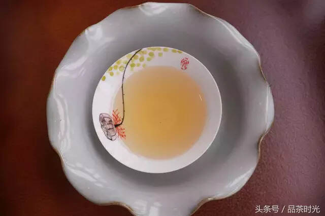 品茶时光｜习茶 “蜜兰香”识丛味