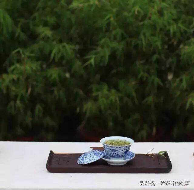 茶叶加工中，造成色泽差异的原因有哪些？