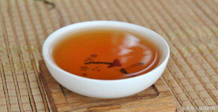 品茶时光｜为什么存放后的凤凰单丛茶汤会越变越红？