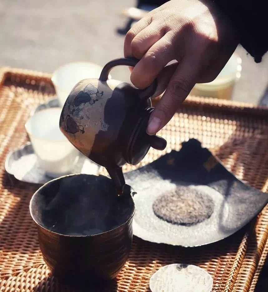 清欢茶记 | 戈壁上风干的梭梭，是大漠中一盏温热的茶汤
