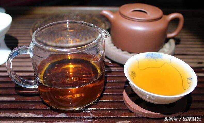 品茶时光｜泡茶的茶器怎样才能轻松去茶垢？
