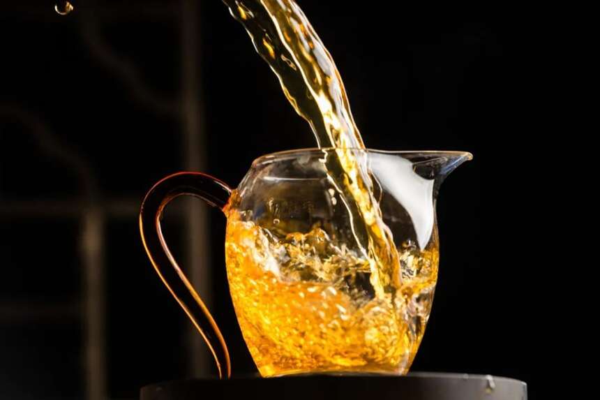 普洱茶常说的“生津”“回甘”“回甜”是怎么一回事？