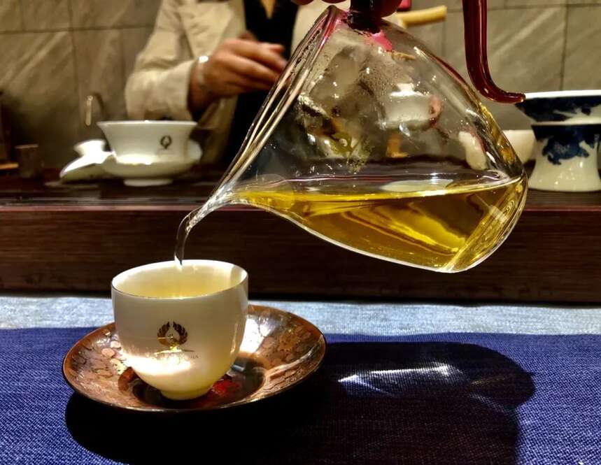 天门山 I 这样的顶级茶品，喝点黄金叶也是件很满足的事