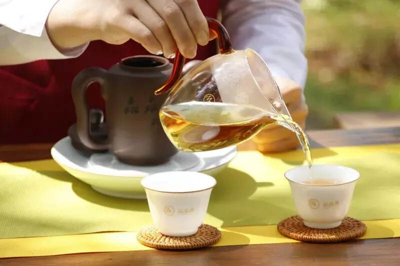 泡白茶如何表现茶艺之美？