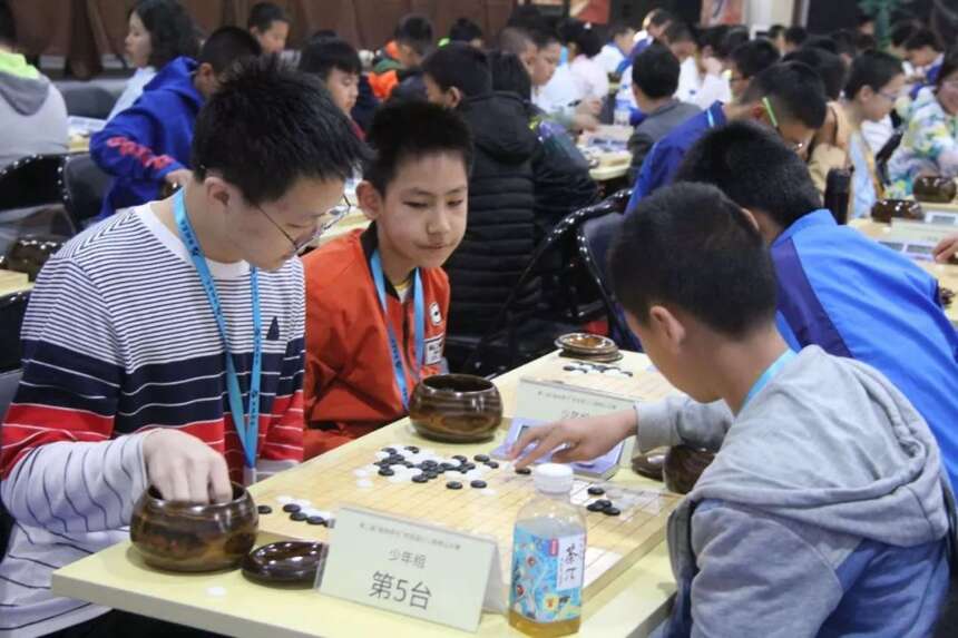 第二届“版纳茶仓杯”全国少儿围棋赛正式开始啦！