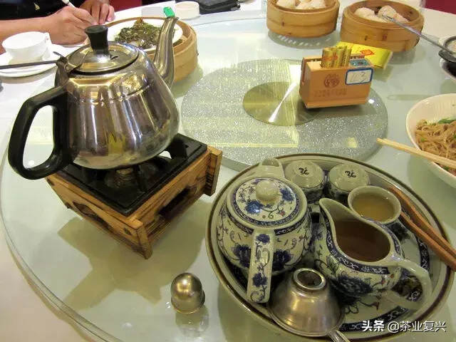 只知道熟茶大师邹炳良，不知道永德也有一个普洱茶工艺大师？