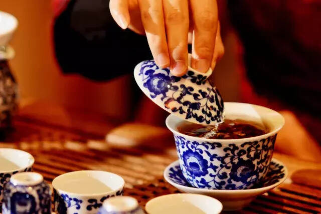 你在哪座城，喝着哪杯茶？