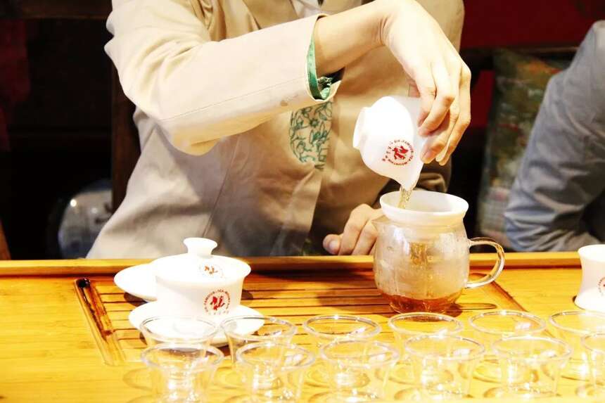「品鉴会」你知道最早的班章古树熟茶是出自哪一年吗？