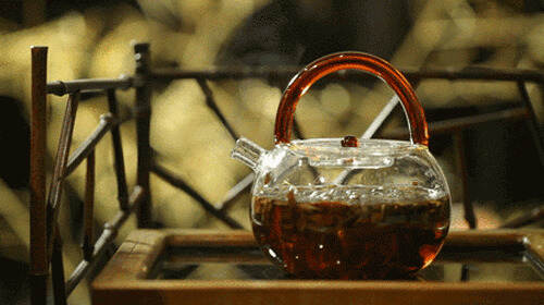 「茶百科」冬季，茶为什么要煮着喝？