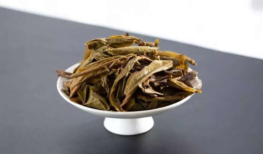 这款纪念茶，用跨年份拼配，诠释了临沧茶的时间层次感