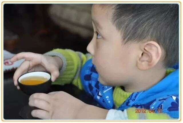 小孩能不能喝茶？听听专家怎么说