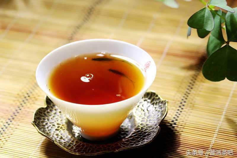 时光雕刻出的陈韵茶香，才是普洱茶的最佳状态