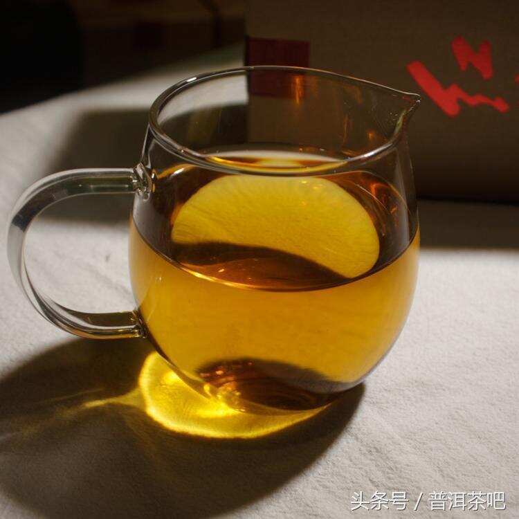 普洱茶汤显金边是好茶的标志吗？