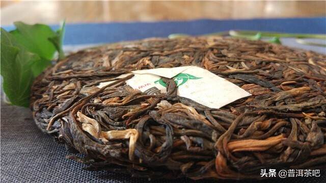 普洱茶新茶存放多久才能成为老茶？