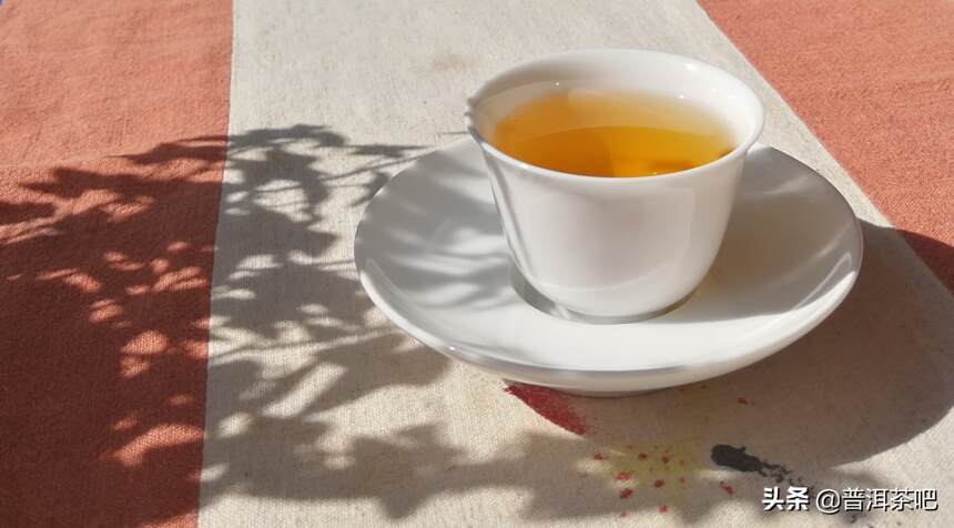 普洱茶生茶的主要成分有哪些？