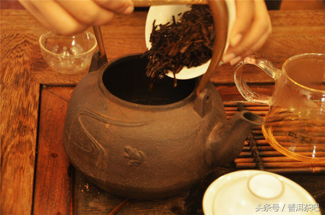 煮一壶老茶梗，让冬季变得美妙